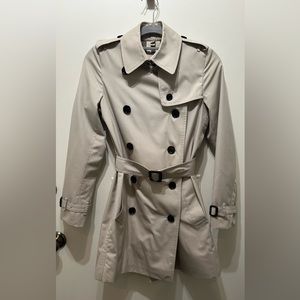 Burberry Short Heritage Trench Coat